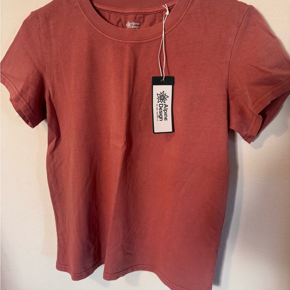 Alpine Design Tops - Alpine Design Women's Short Sleeve Tee in Rust